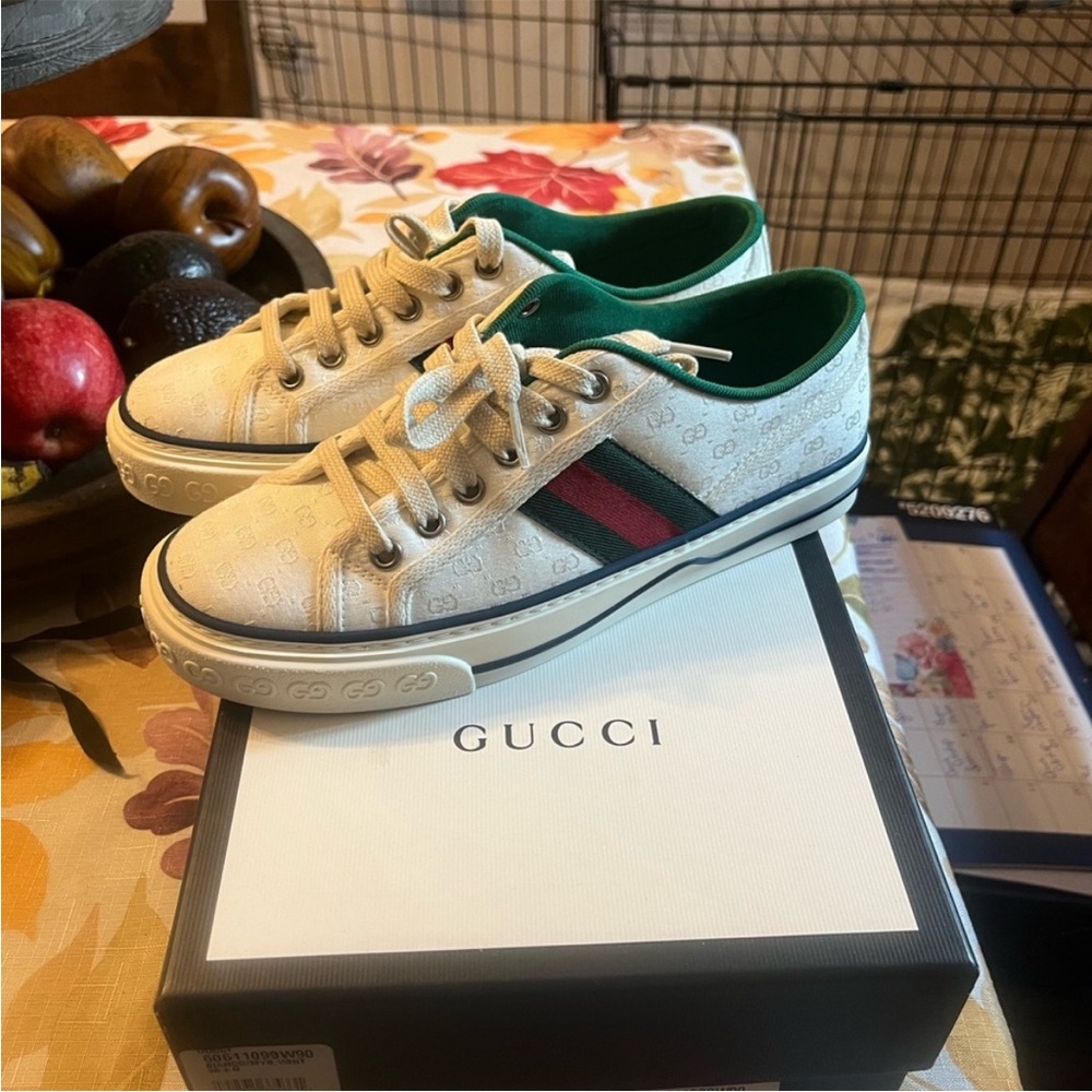 Gucci White/Cream and Green Sneakers